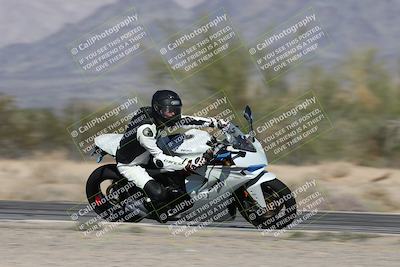 media/Dec-01-2025-Moto Forza (Mon) [[2daa91e15f]]/3-Beginner Group/Session 2 (Turn 7 Inside Pans)/